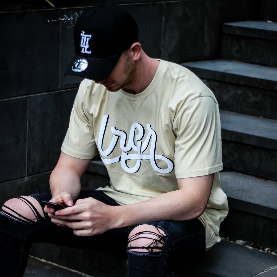 VARSITY TEE - CREAM